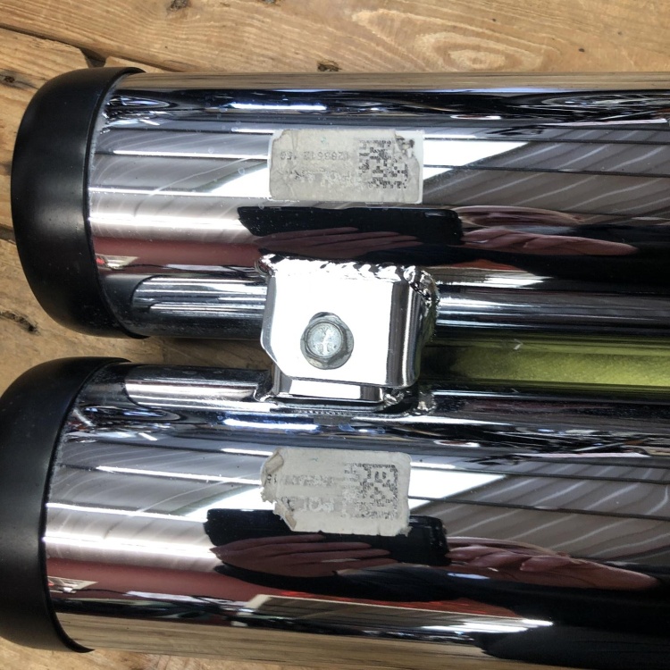 Indian Scout / Bobber / Rogue Chrome Silencers with Black Tips (pair)